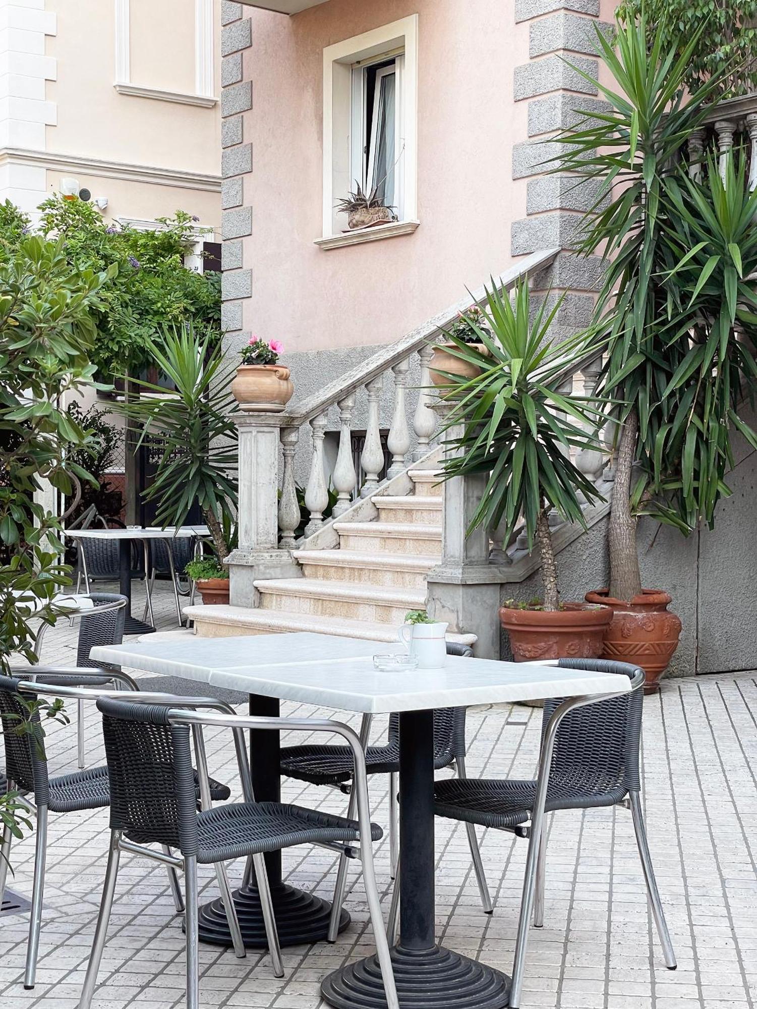 Hotel Berlino Cattolica Eksteriør billede